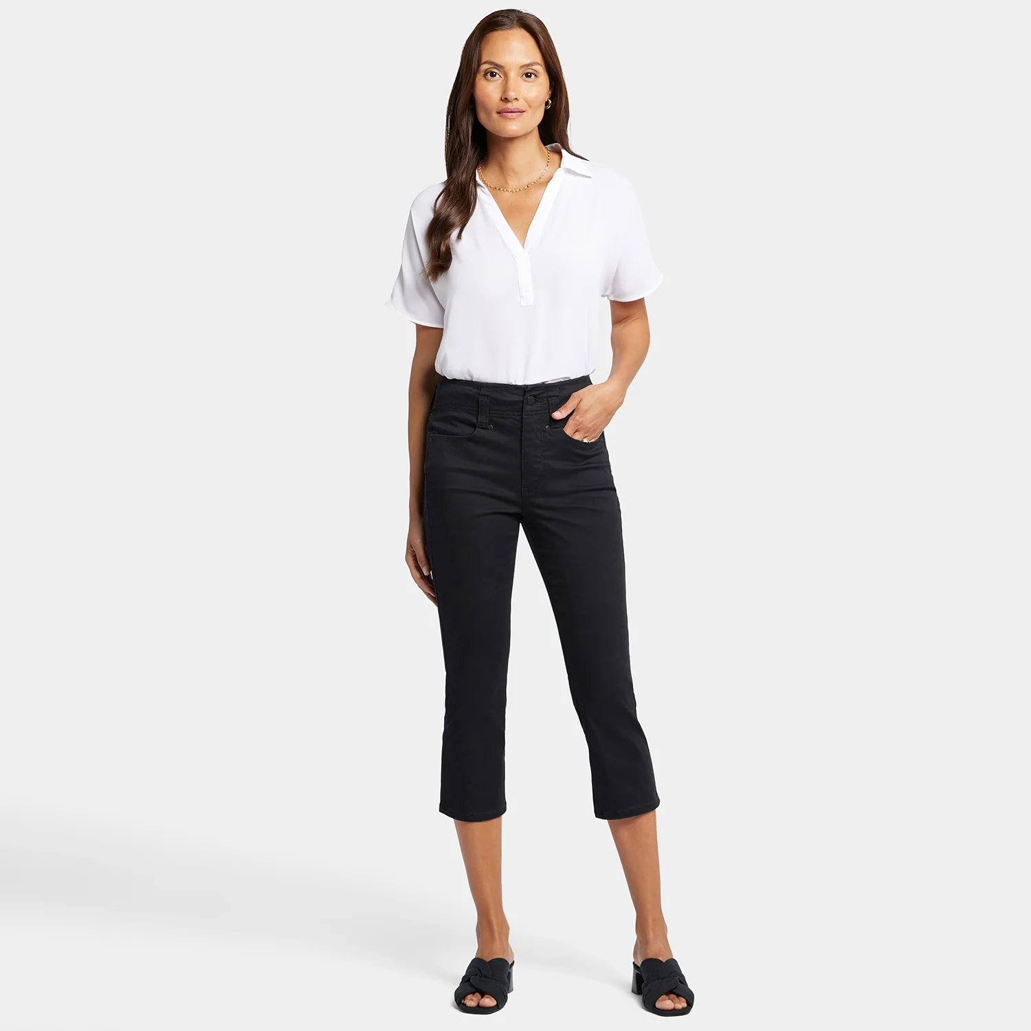 Ami Skinny Capri Jeans In Petite - Black - Image 7