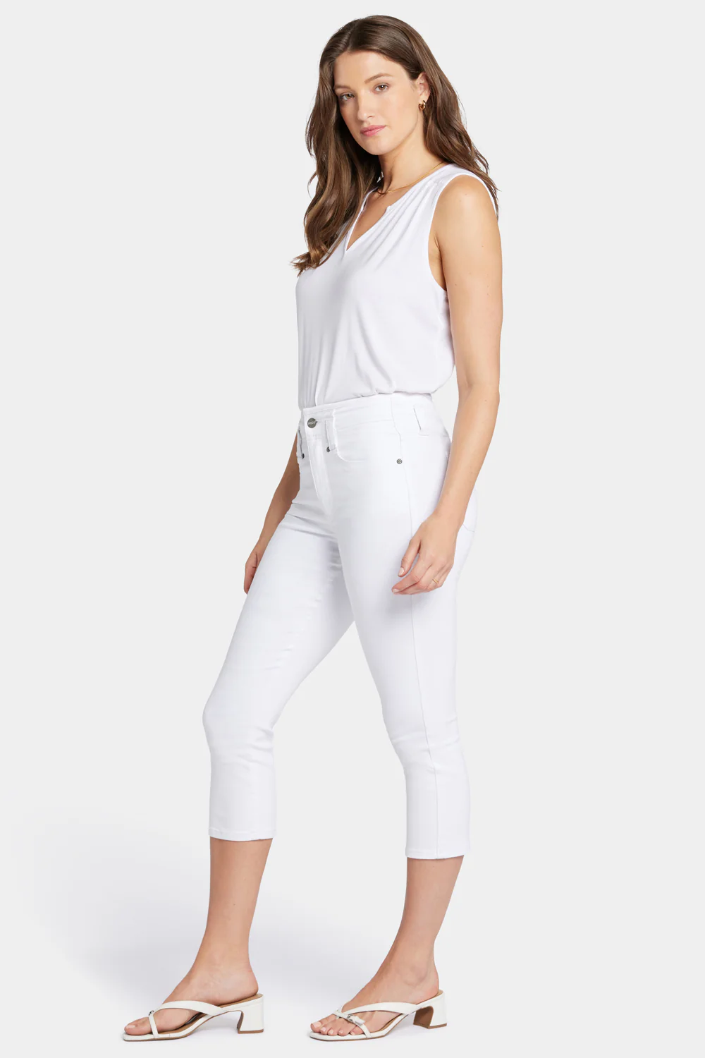 Ami Skinny Capri Jeans In Petite - Optic White - Image 5