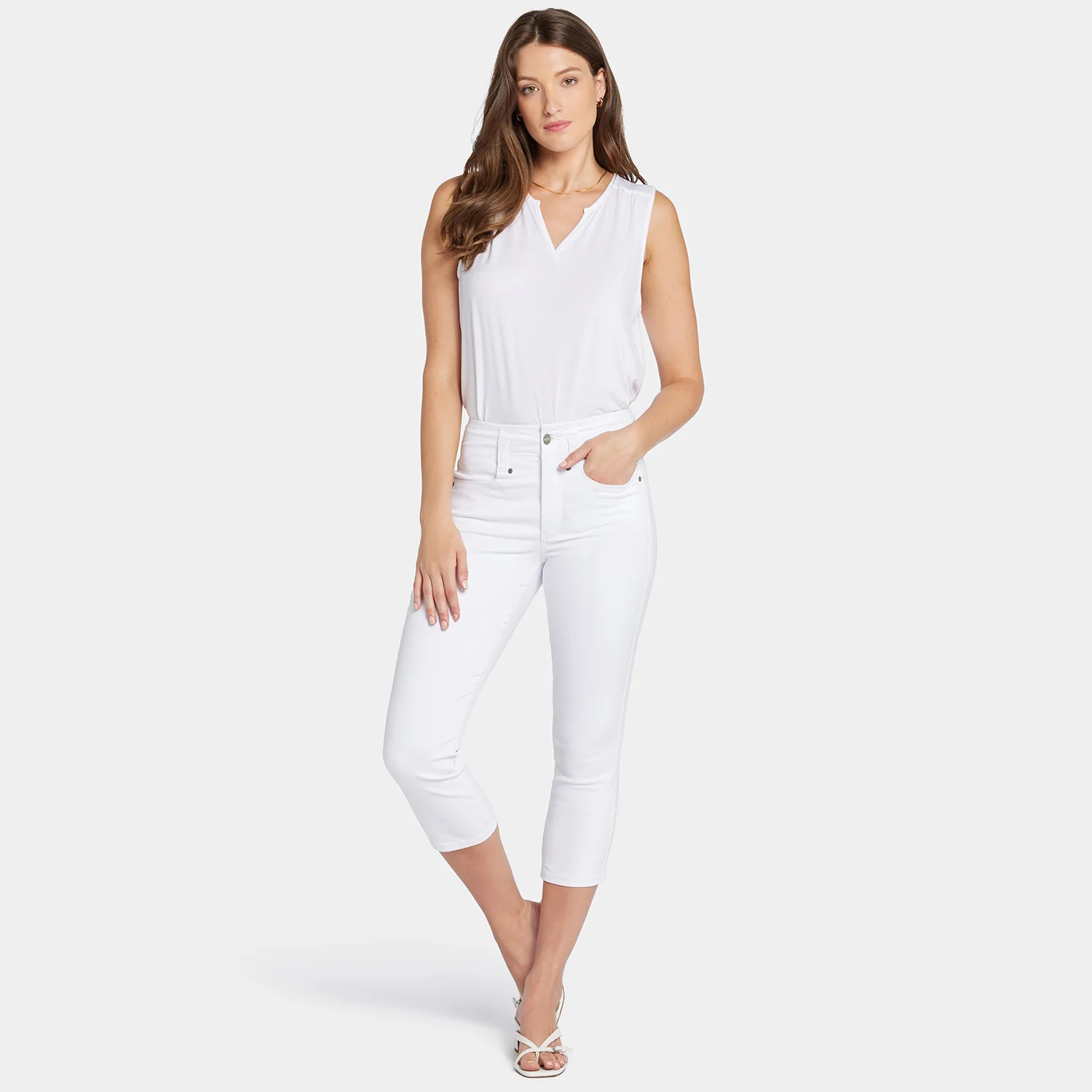 Ami Skinny Capri Jeans In Petite - Optic White - Image 7