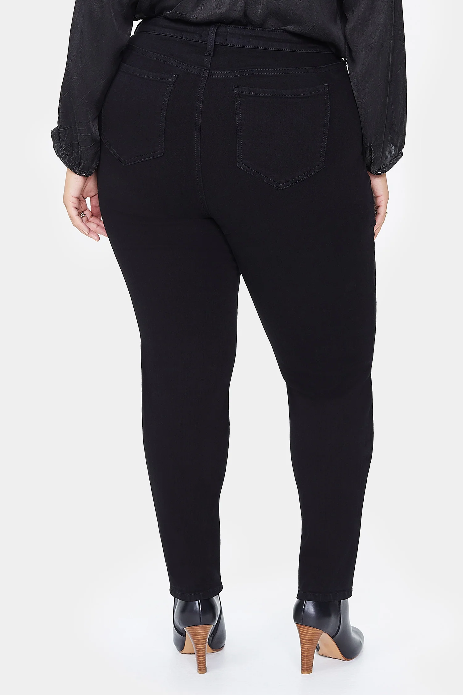 Ami Skinny Jeans In Plus Size - Black - Image 7