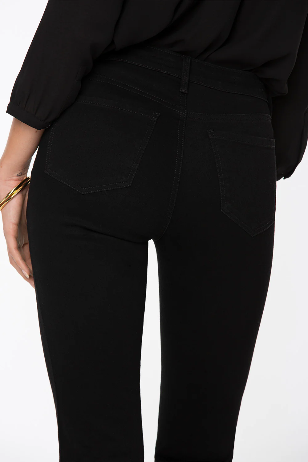 Barbara Bootcut Jeans In Petite - Black - Image 7