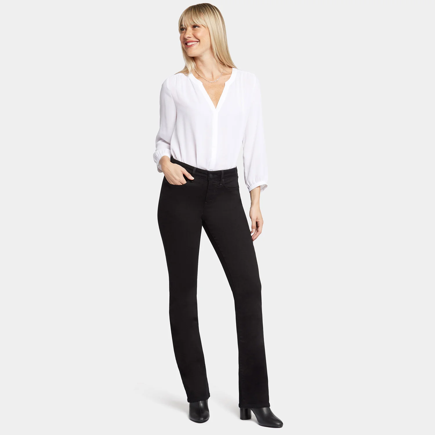 Barbara Bootcut Jeans In Petite - Black - Image 8