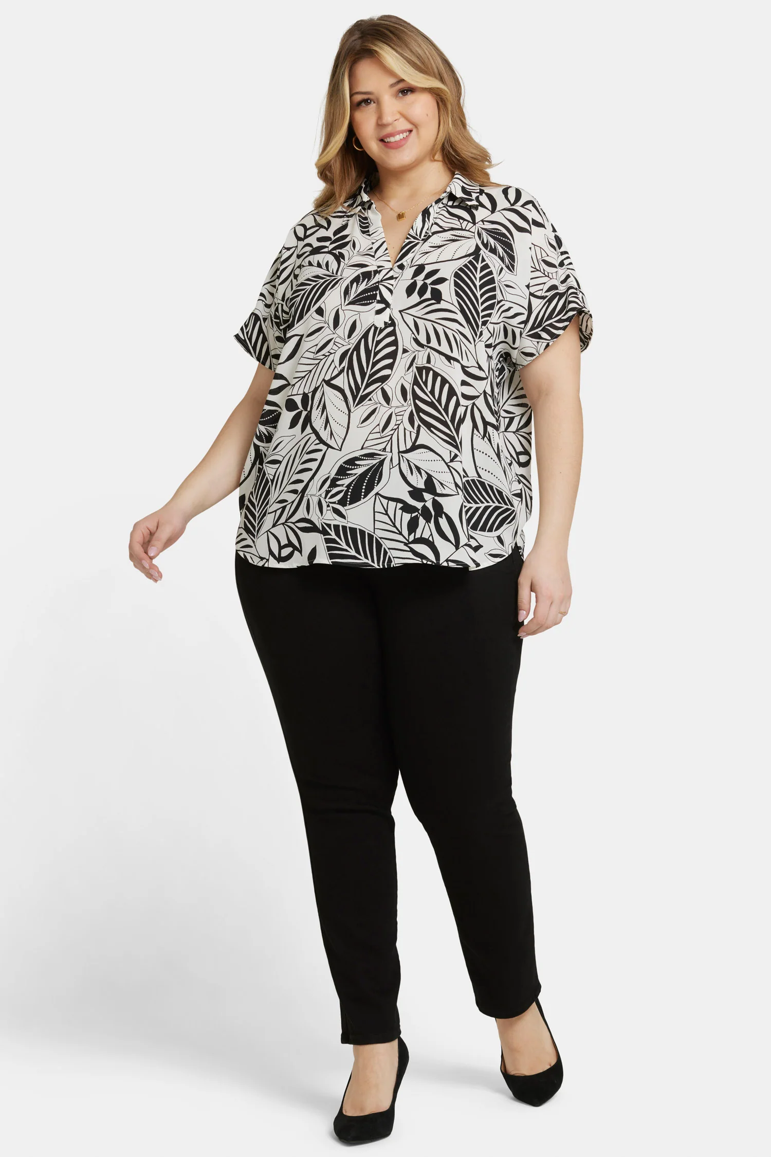 Becky Short Sleeved Blouse In Plus Size - Gerania - Image 5