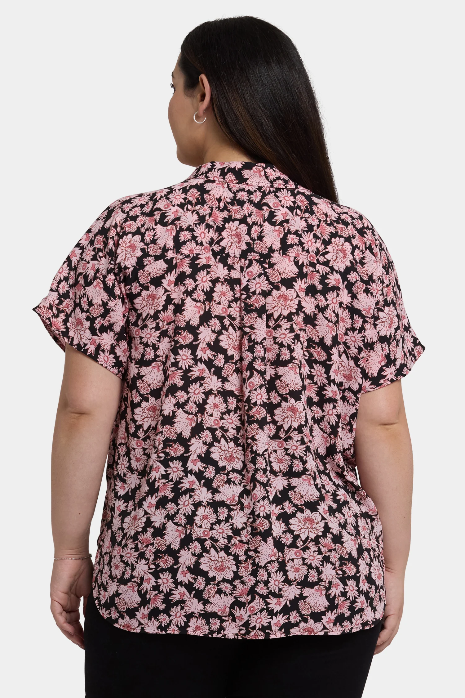 Becky Short Sleeved Blouse In Plus Size - Lilla Garden - Image 2