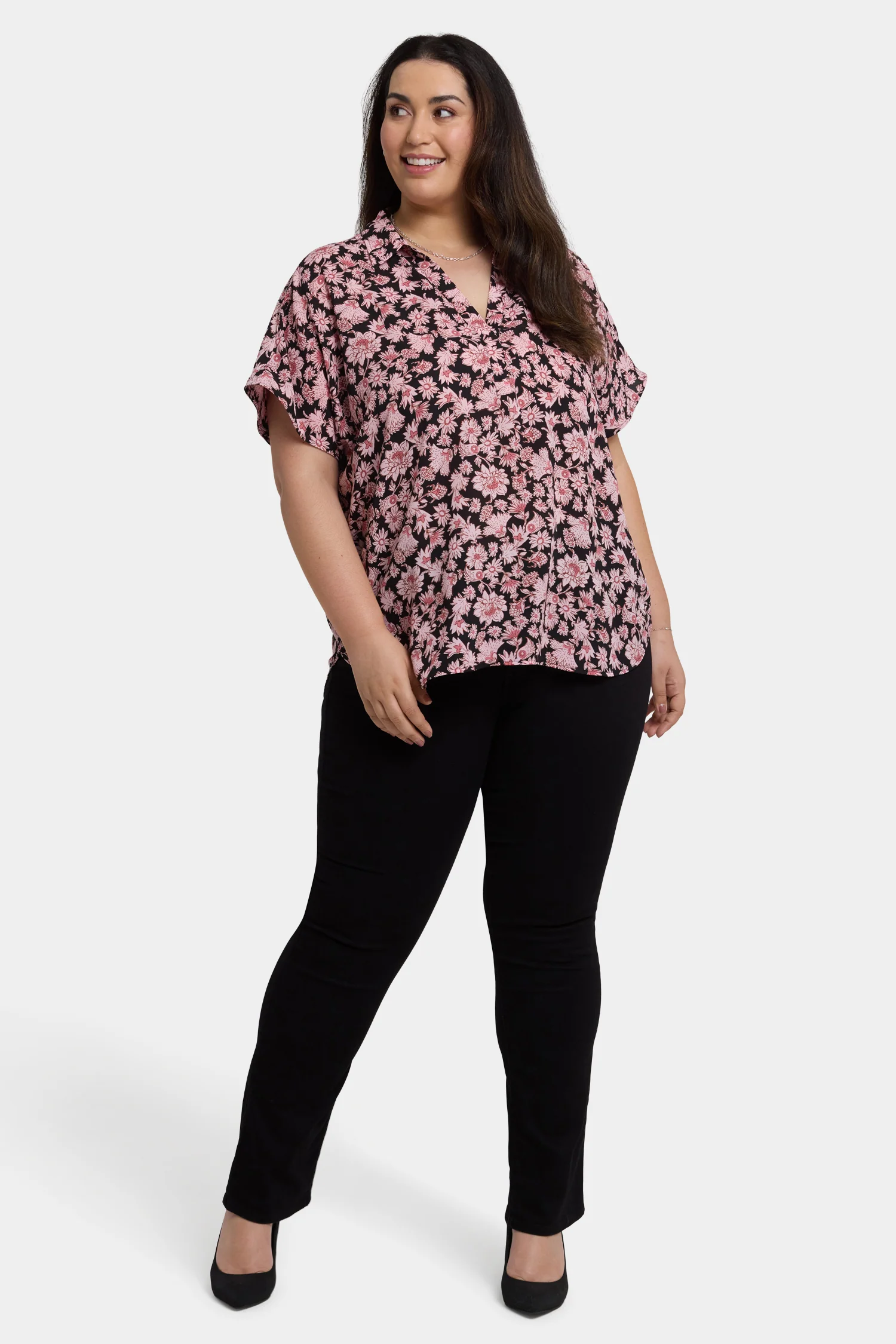 Becky Short Sleeved Blouse In Plus Size - Lilla Garden - Image 4