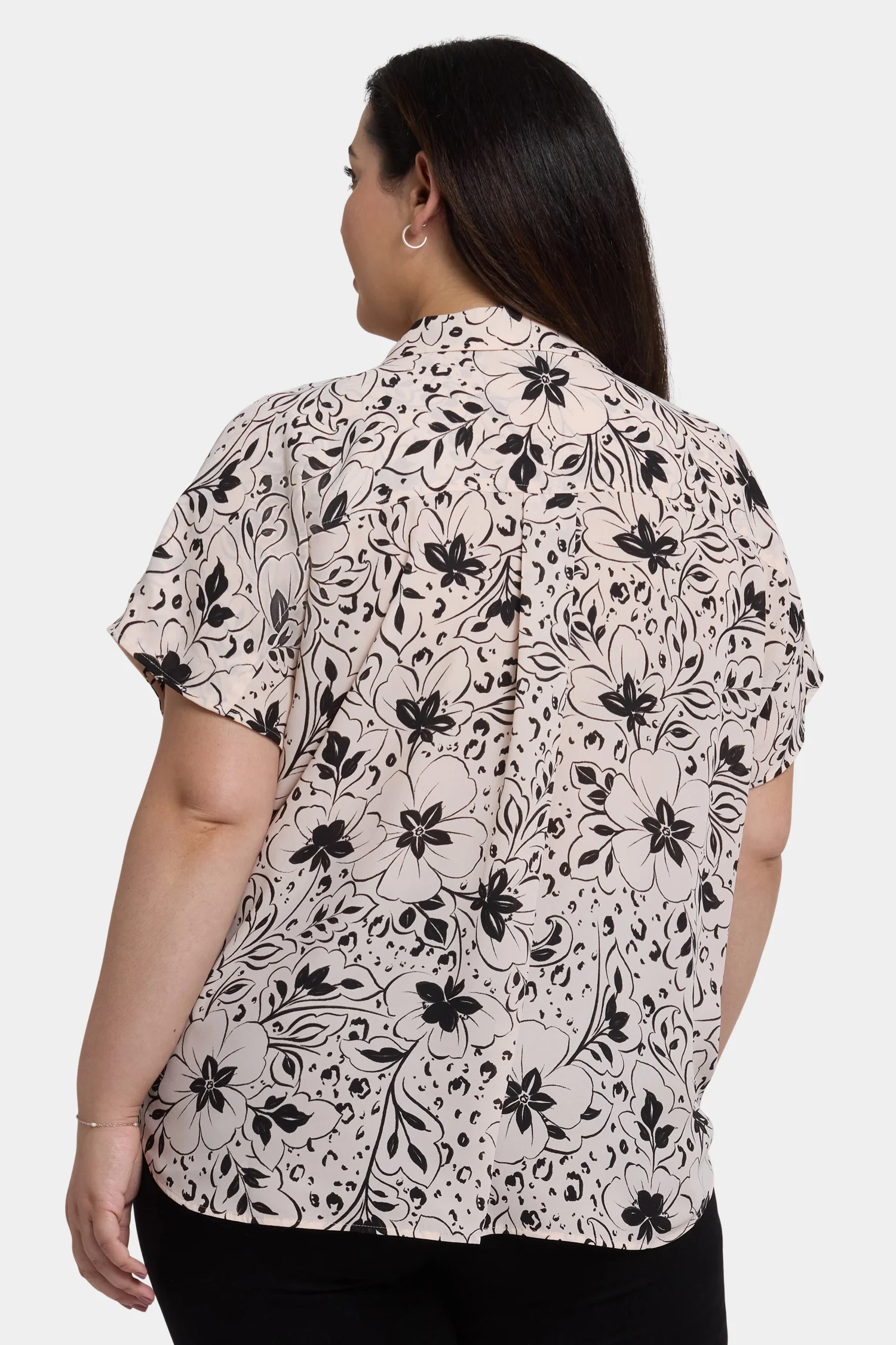Becky Short Sleeved Blouse In Plus Size - Luna Flores - Image 2