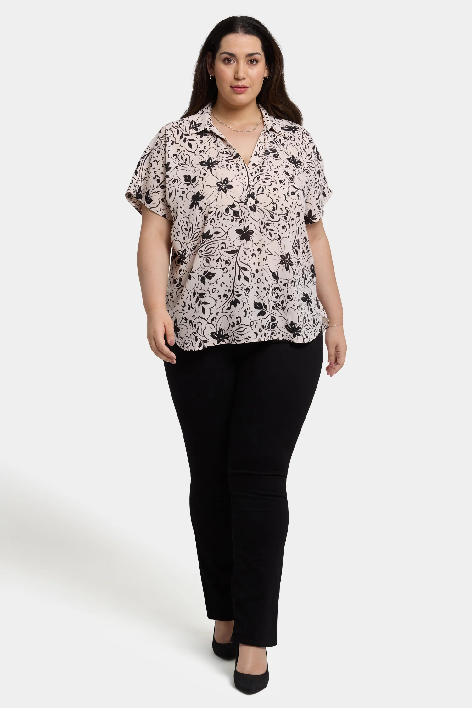 Becky Short Sleeved Blouse In Plus Size - Luna Flores - Image 4