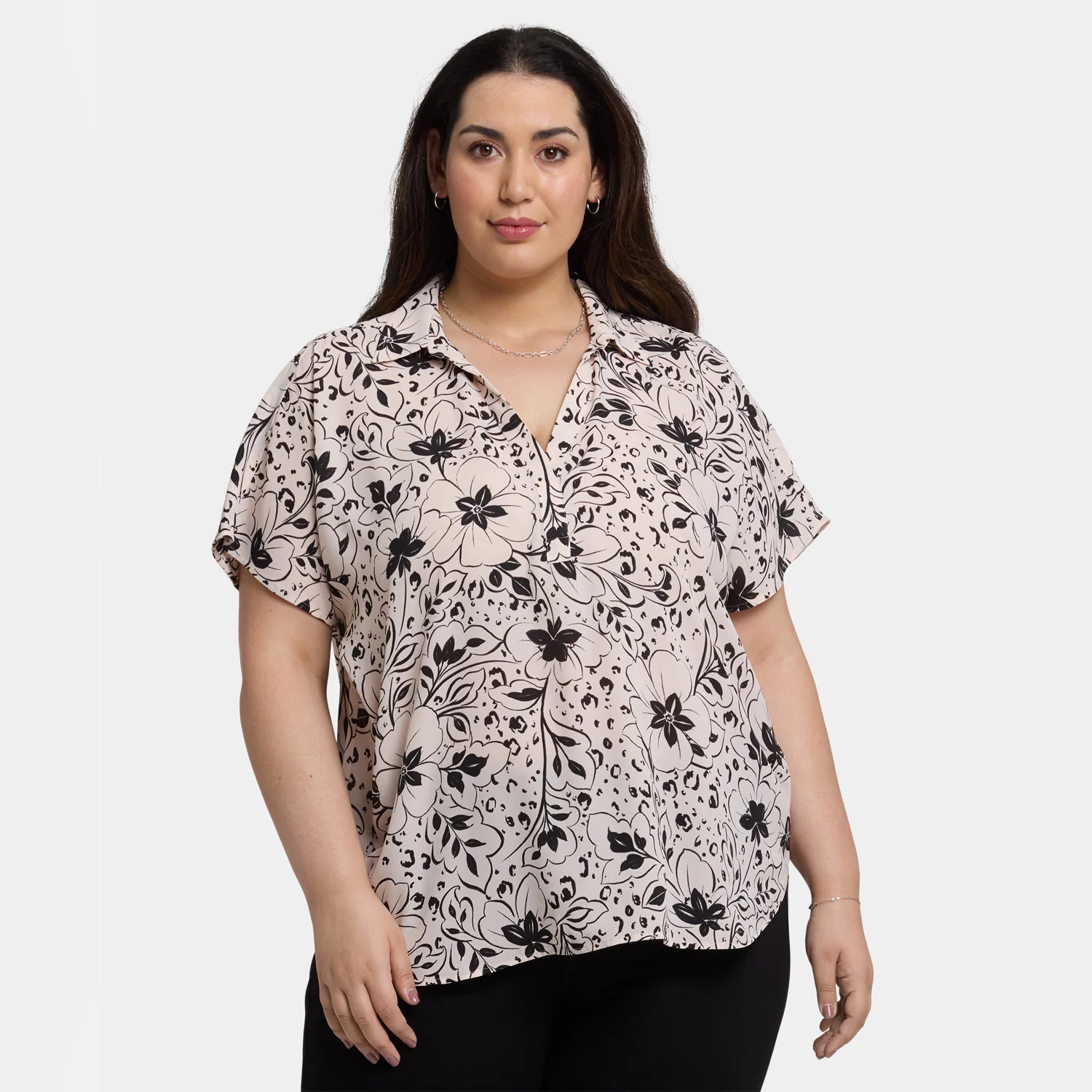 Becky Short Sleeved Blouse In Plus Size - Luna Flores - Image 6