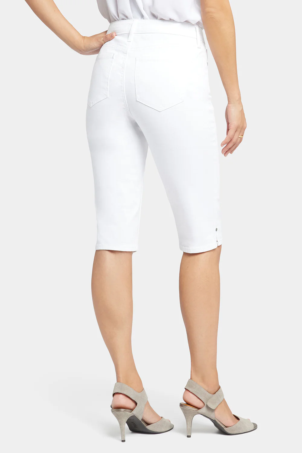 Sophie Bike Capri Jeans In Petite - Optic White - Image 2