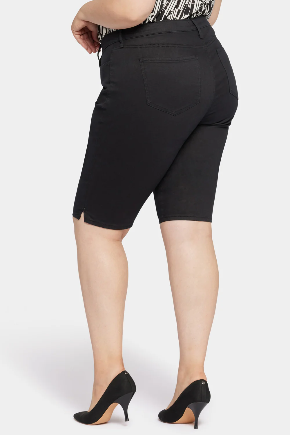 Sophie Bike Capri Jeans In Plus Size - Black - Image 2