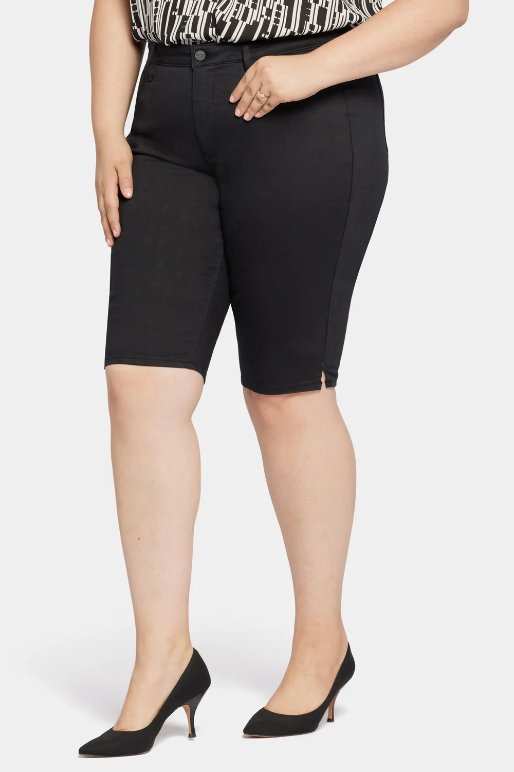 Sophie Bike Capri Jeans In Plus Size - Black - Image 3