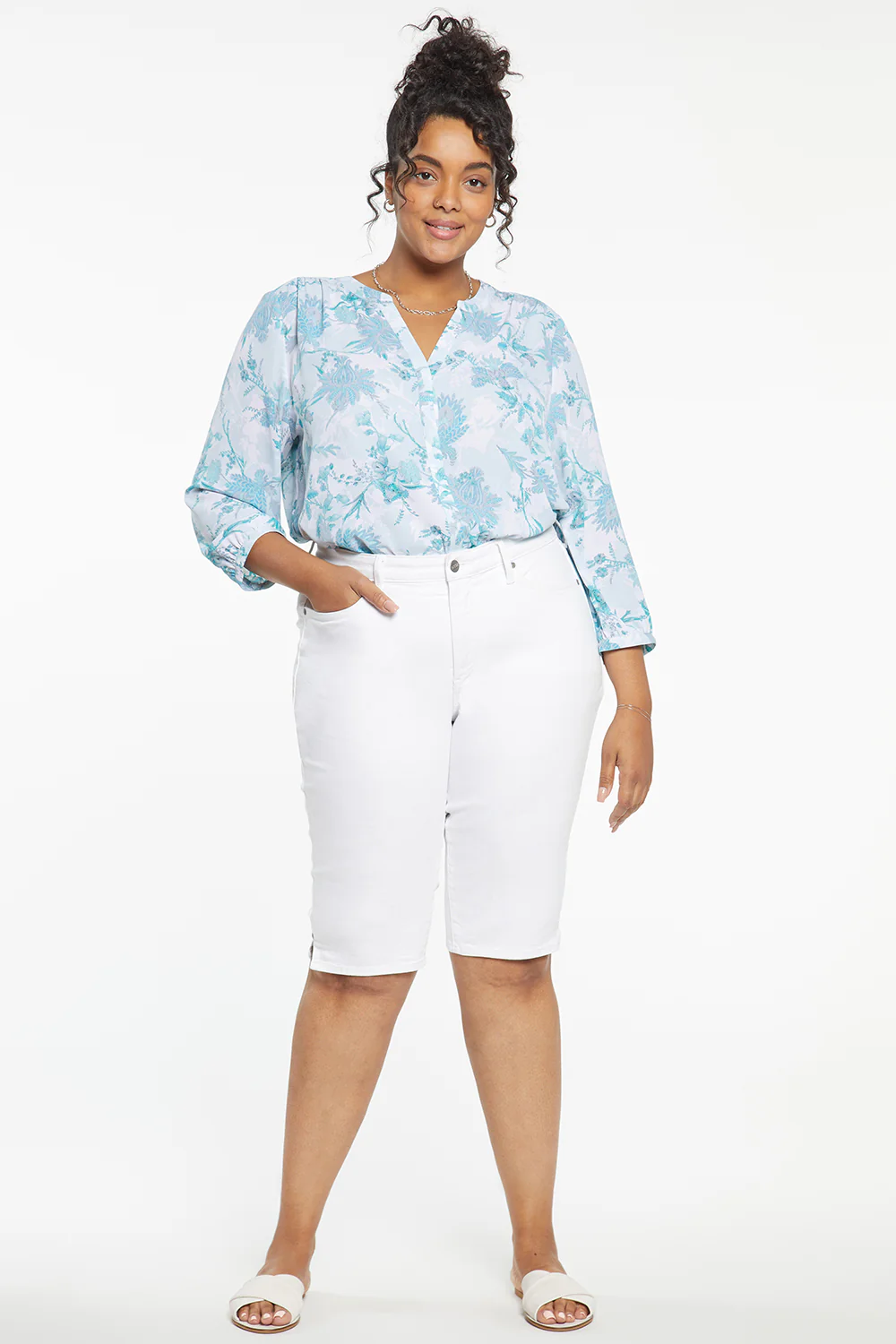 Bike Capri Jeans In Plus Size - Optic White - Image 4