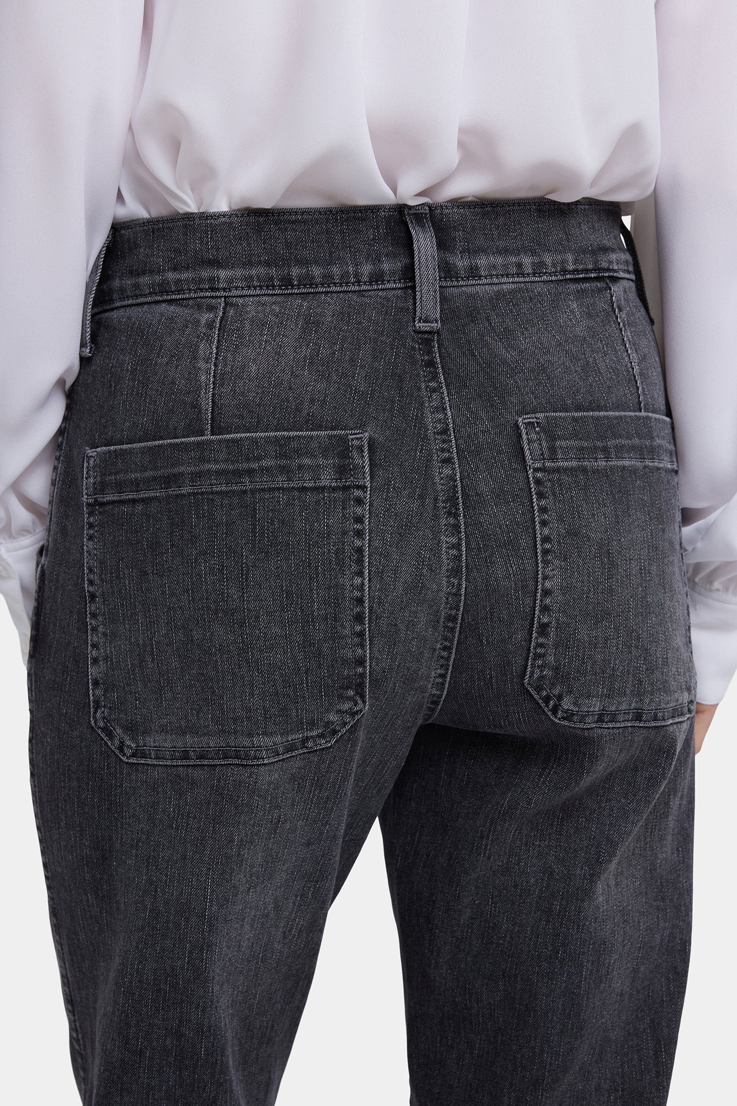 Brooke Loose Straight Jeans In Petite - Vintage Noir - Image 5