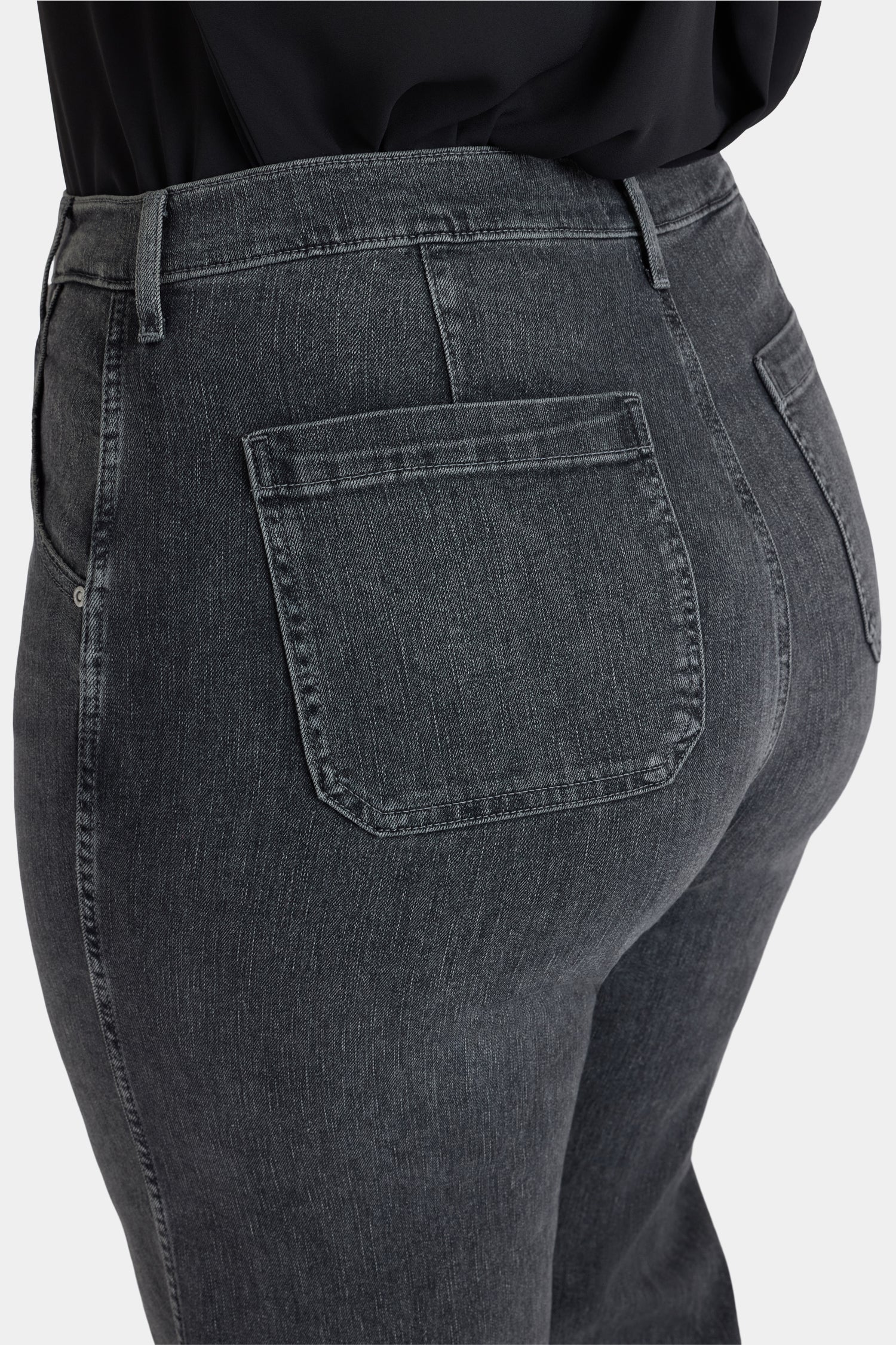 Brooke Loose Straight Jeans In Plus Size - Vintage Noir - Image 2