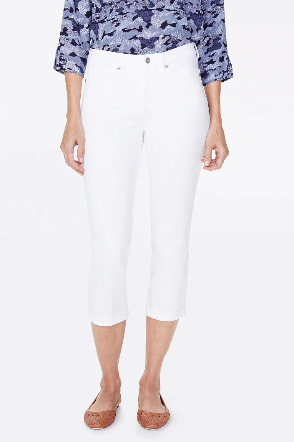 Chloe Skinny Capri Jeans In Petite - Optic White - Image 4