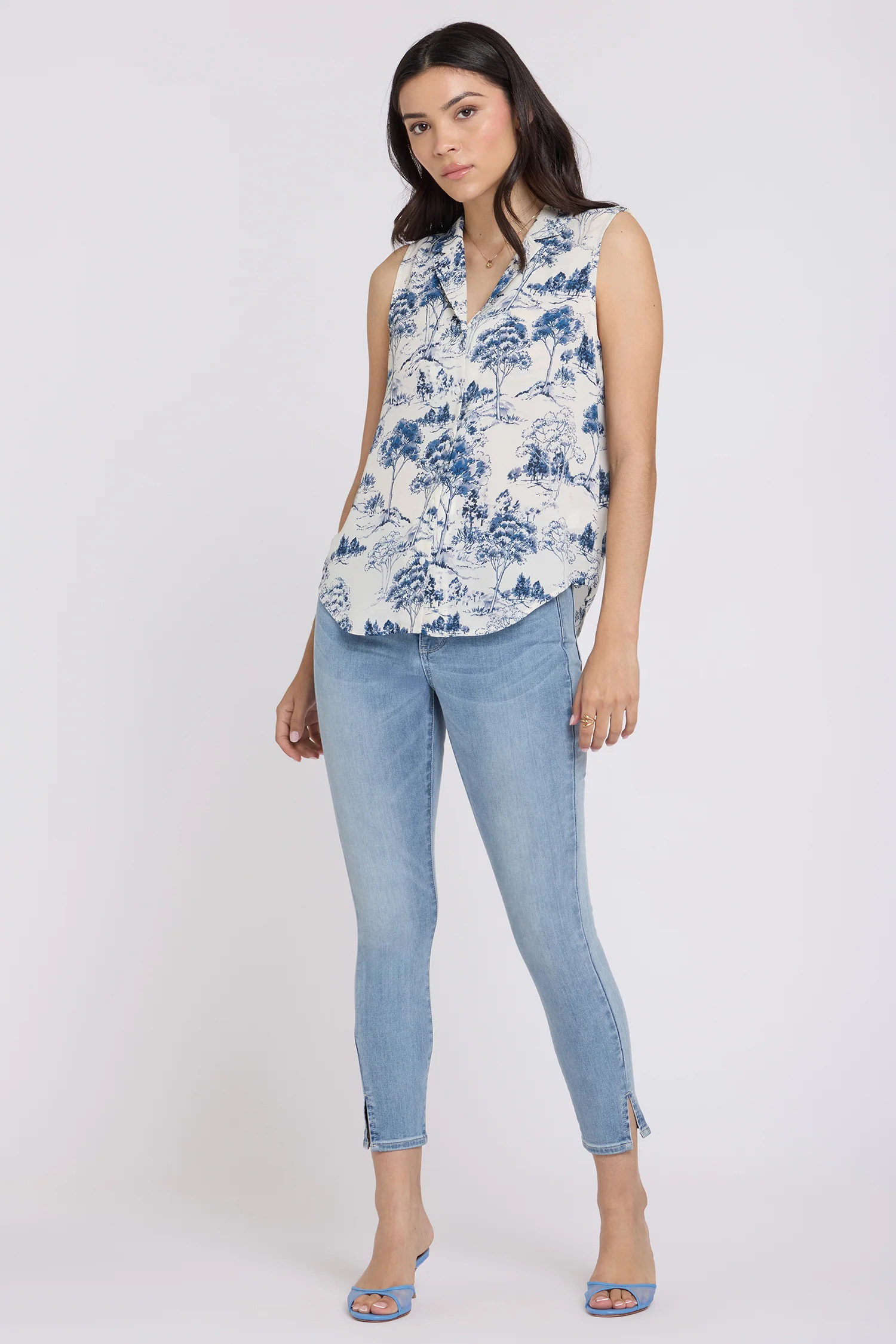 Gabrielle Sleeveless Blouse - Le Parc de Treville - Image 4