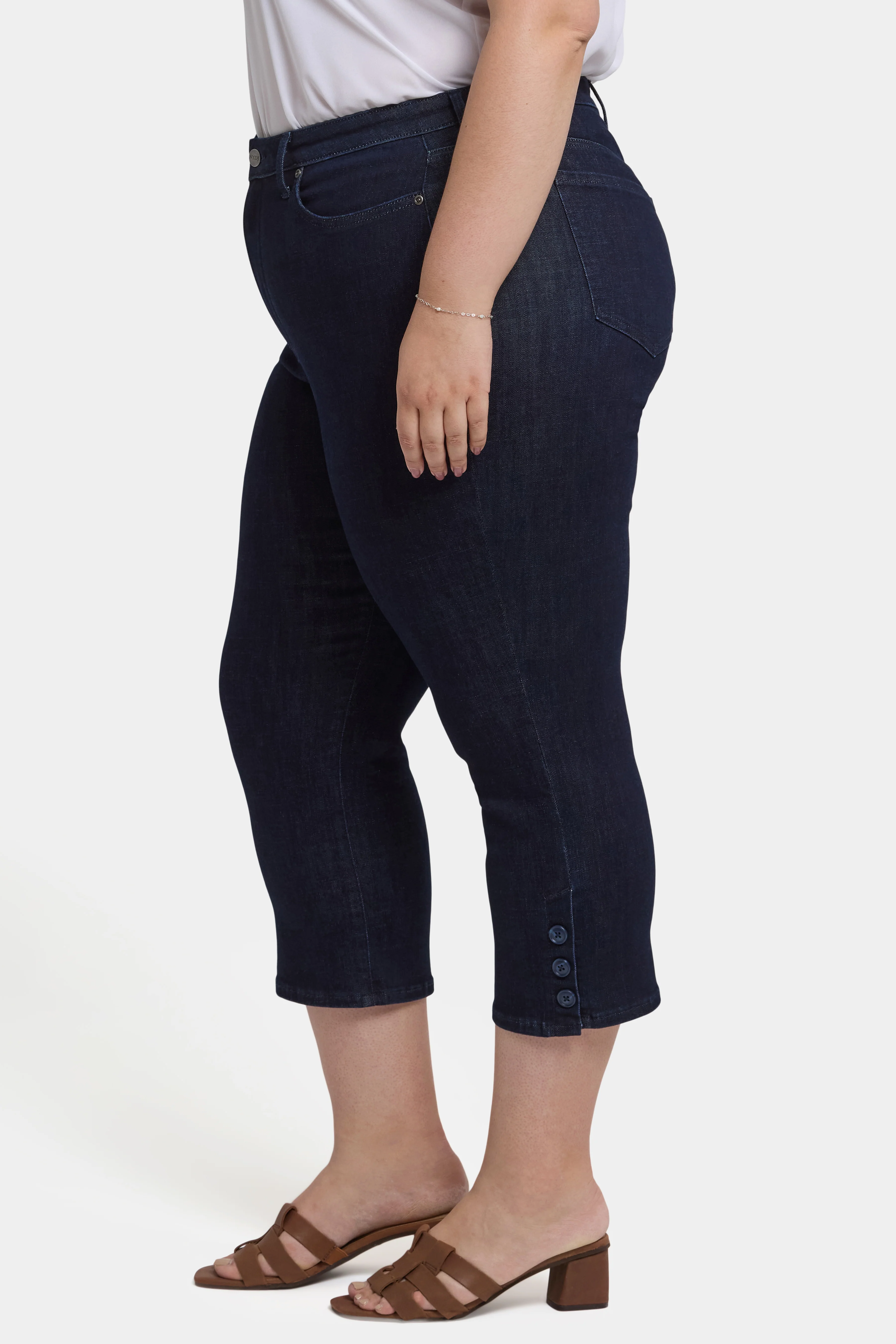 Joni Relaxed Capri Jeans In Plus Size - Rinse - Image 3