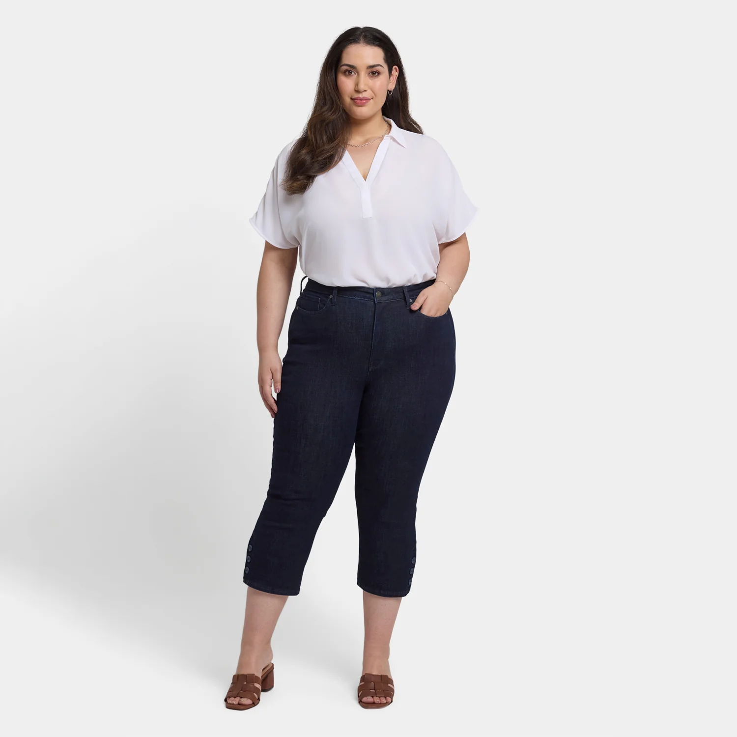 Joni Relaxed Capri Jeans In Plus Size - Rinse - Image 6