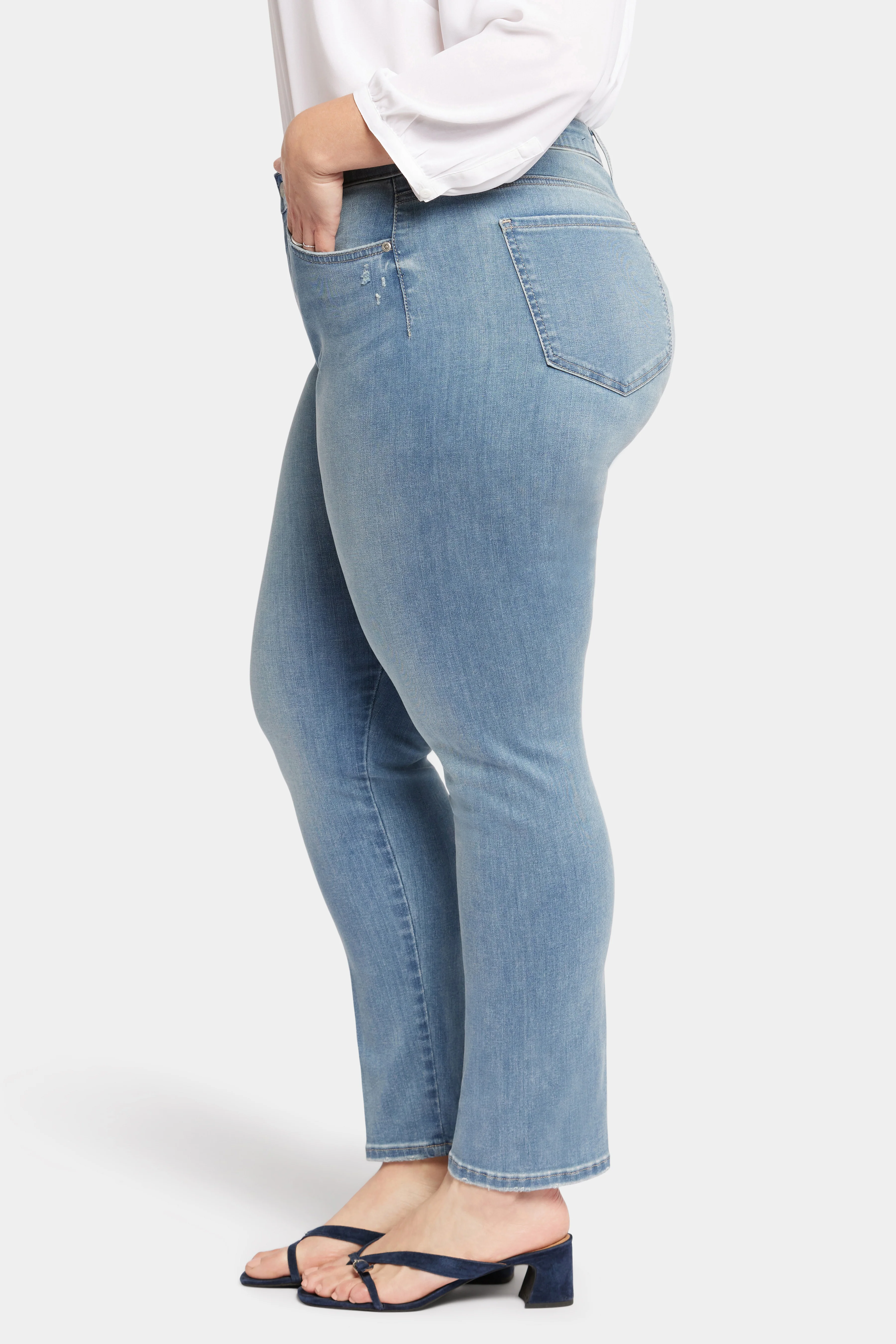 Le Silhouette Sheri Slim Jeans In Plus Size - Angel - Image 3
