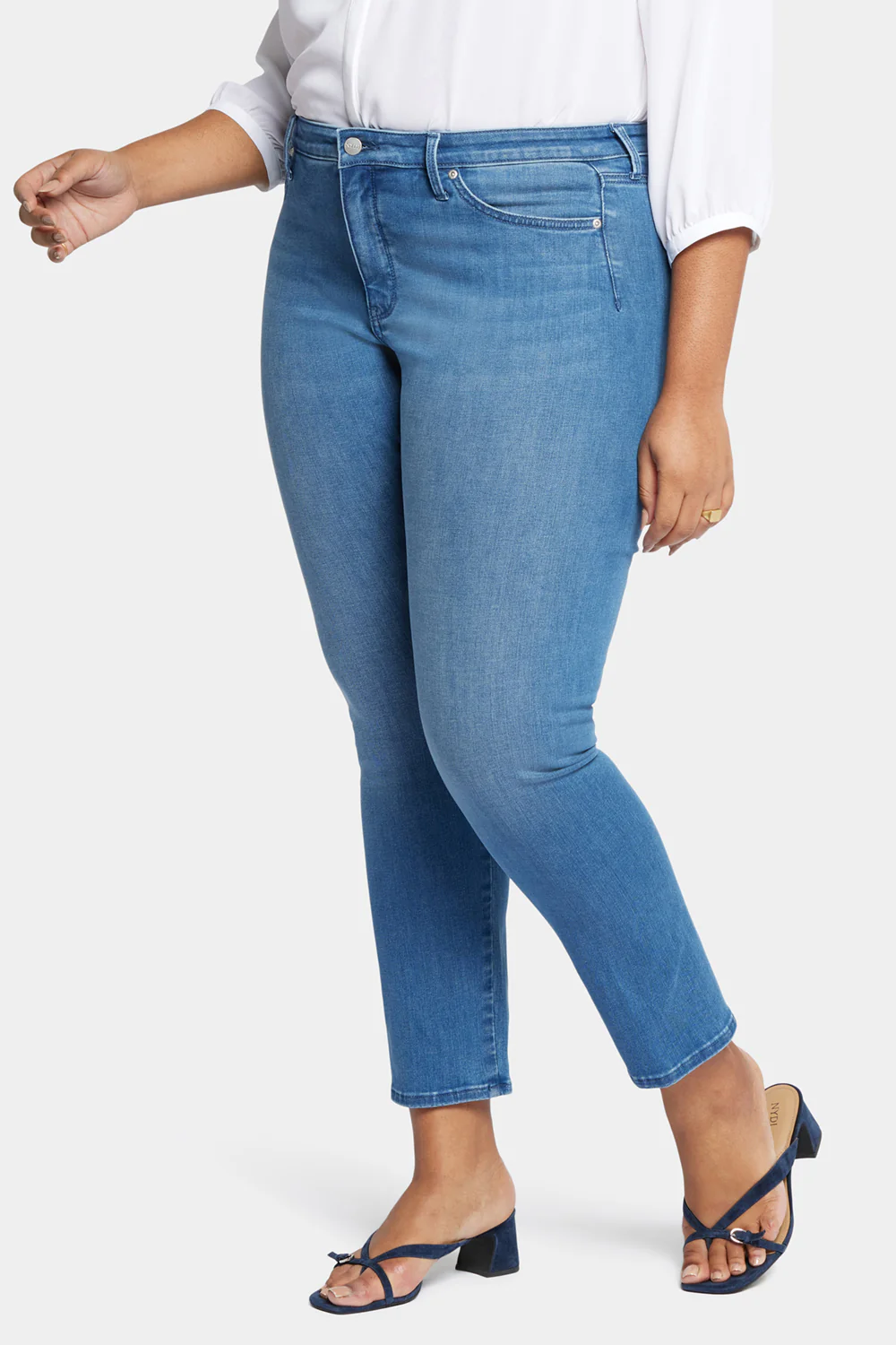 Le Silhouette Sheri Slim Jeans In Plus Size - Stunning - Image 3