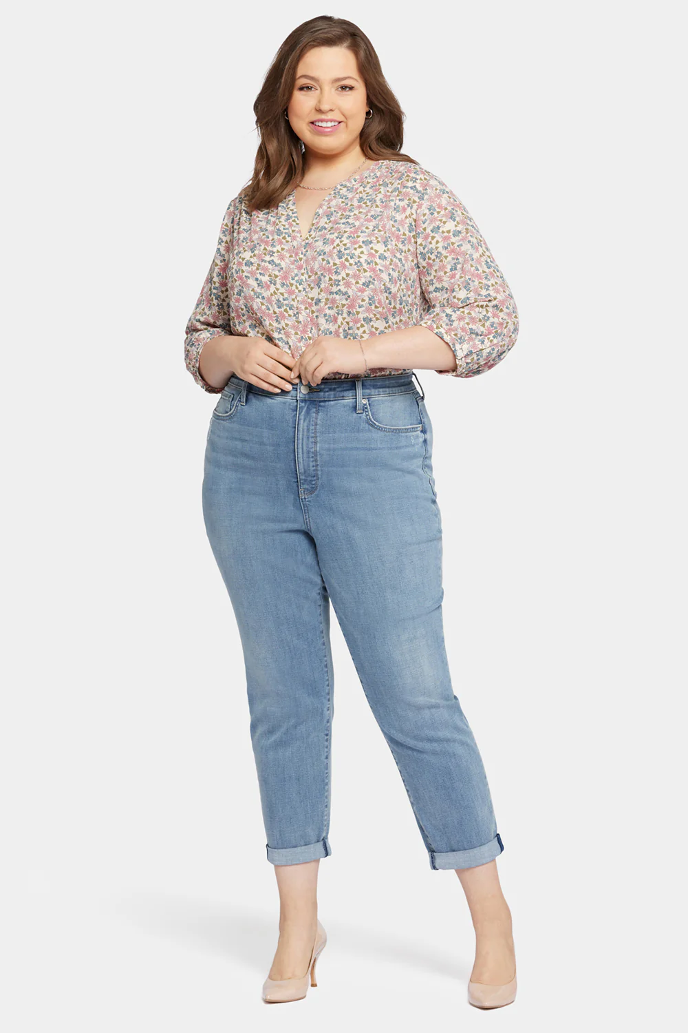 Margot Girlfriend Jeans In Plus Size - Angel - Image 4
