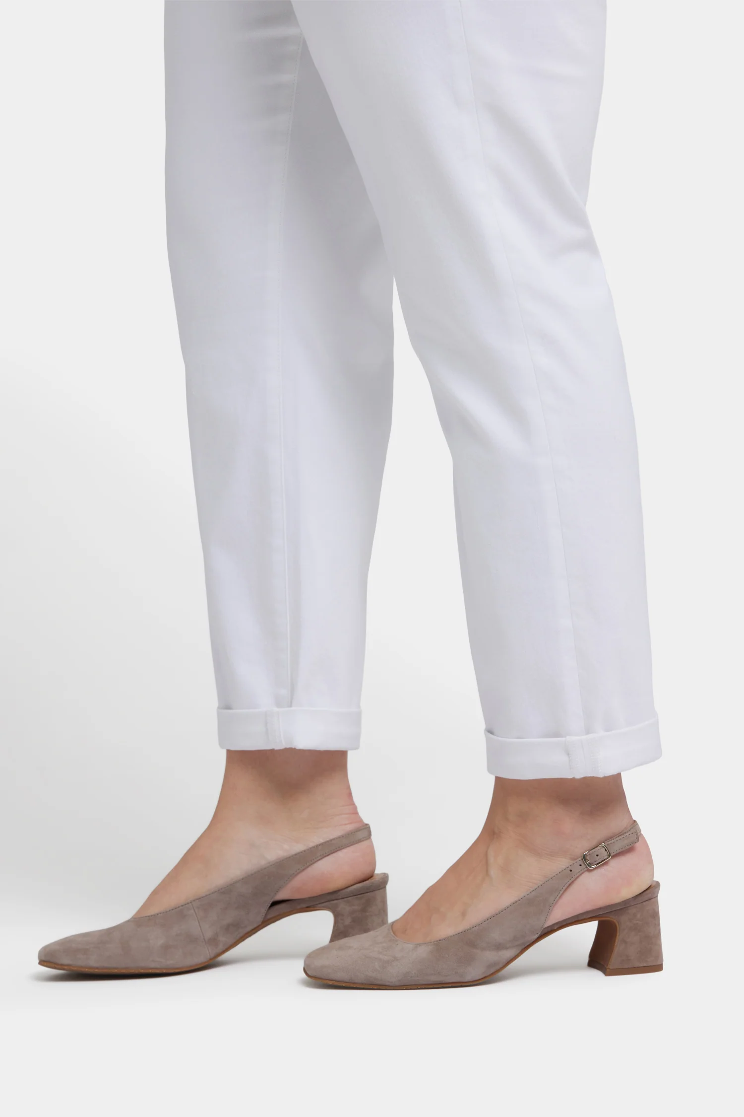 Margot Girlfriend Jeans In Plus Size - Optic White - Image 5