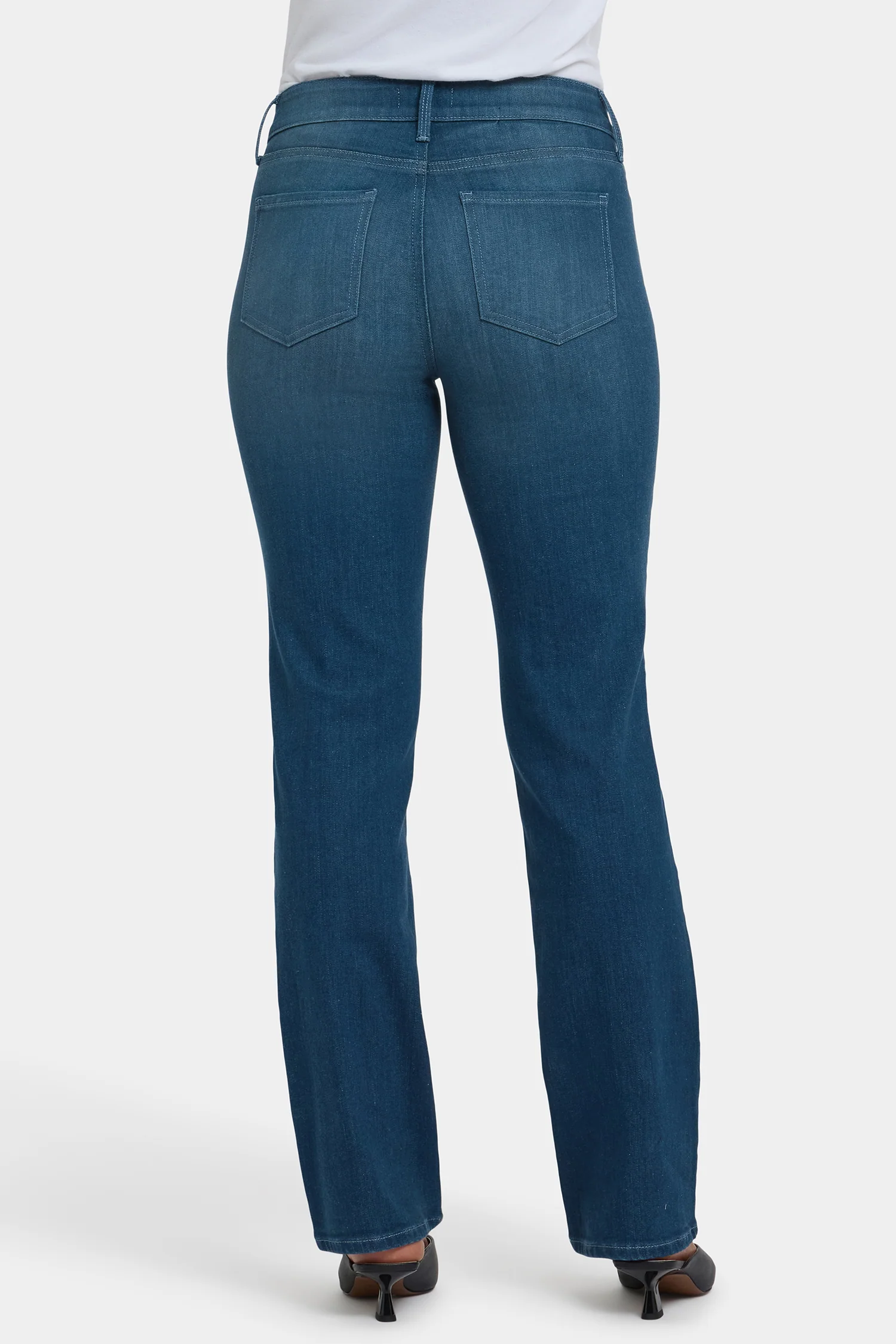Marilyn Straight Jeans In Petite - Hugo Rain - Image 3