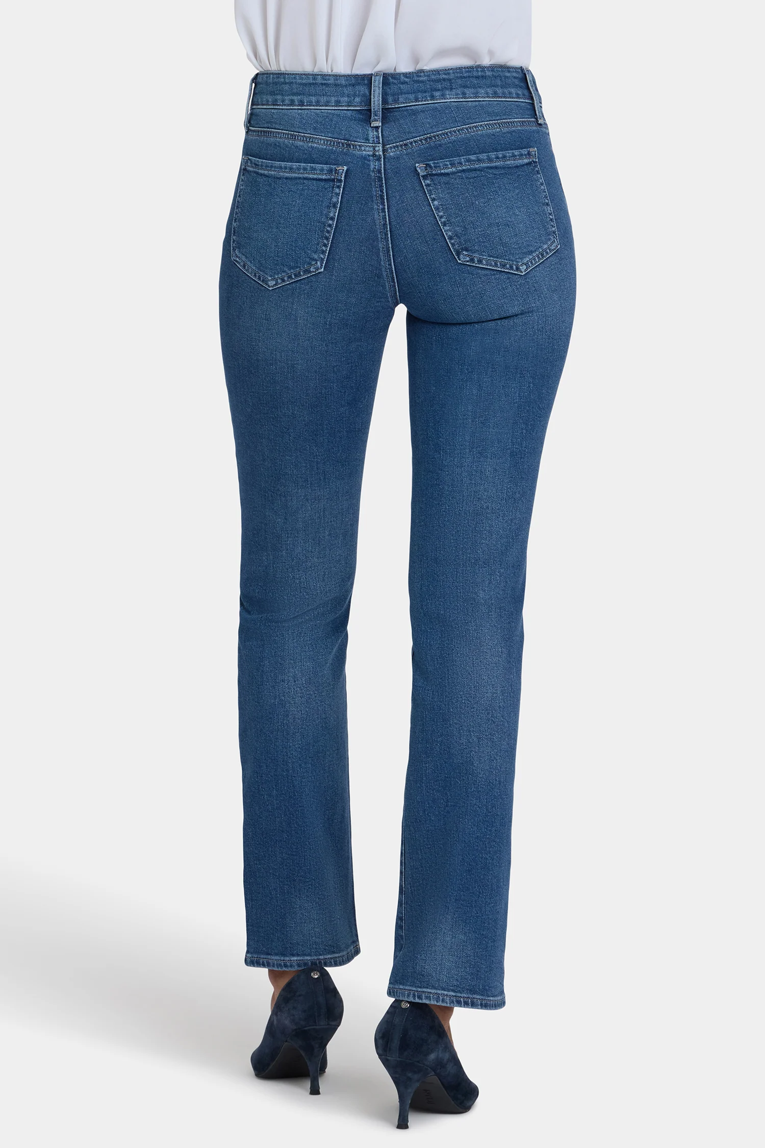 Marilyn Straight Jeans In Petite - Lake Notre-Dame - Image 3