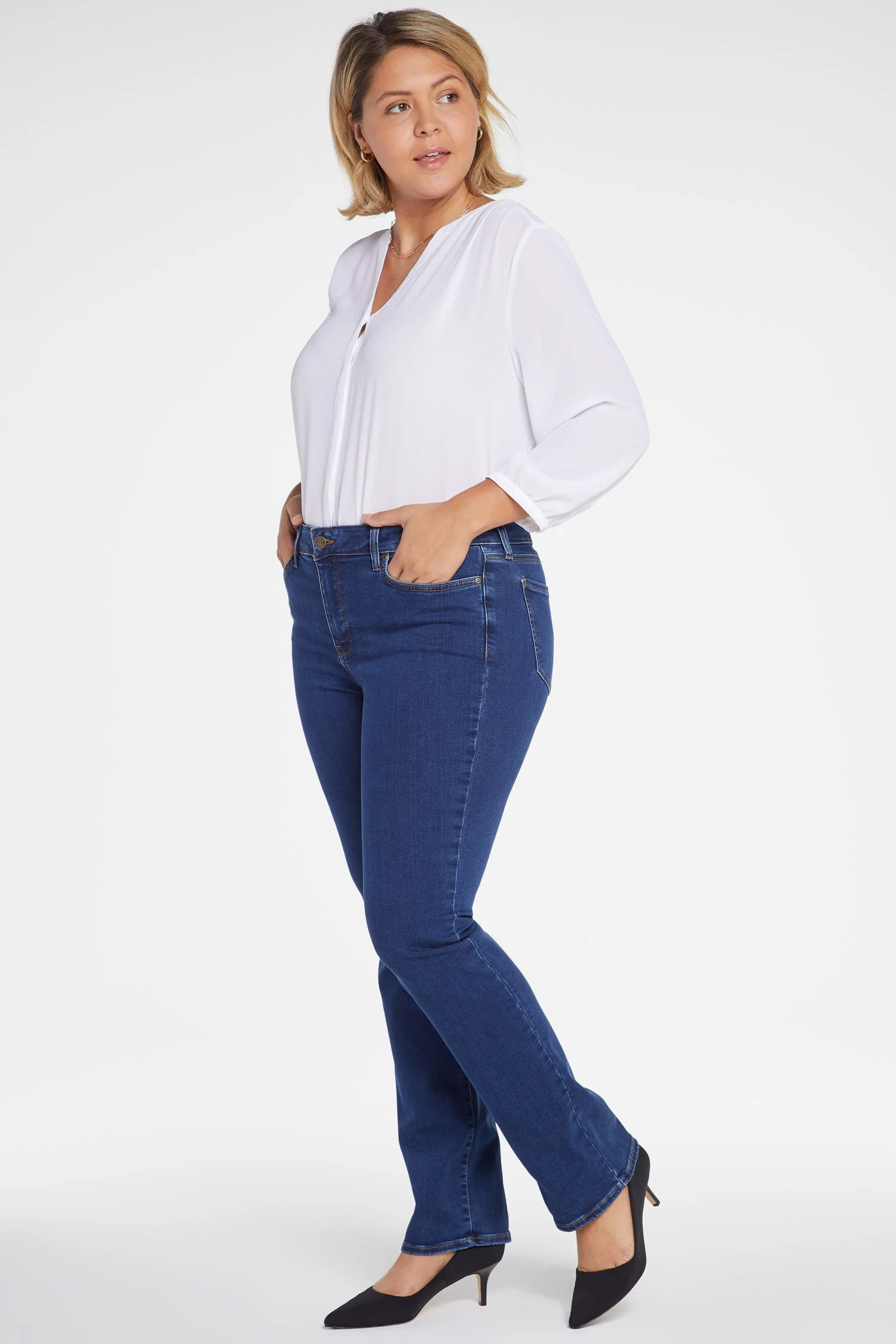 Marilyn Straight Jeans In Plus Size - Quinn - Image 4