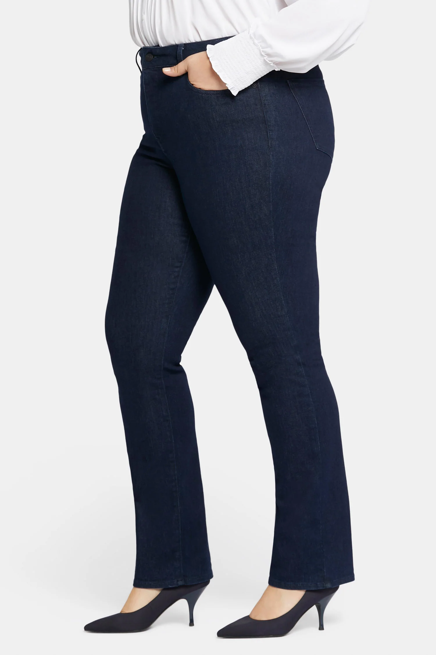 Marilyn Straight Jeans In Plus Size - Rinse - Image 3