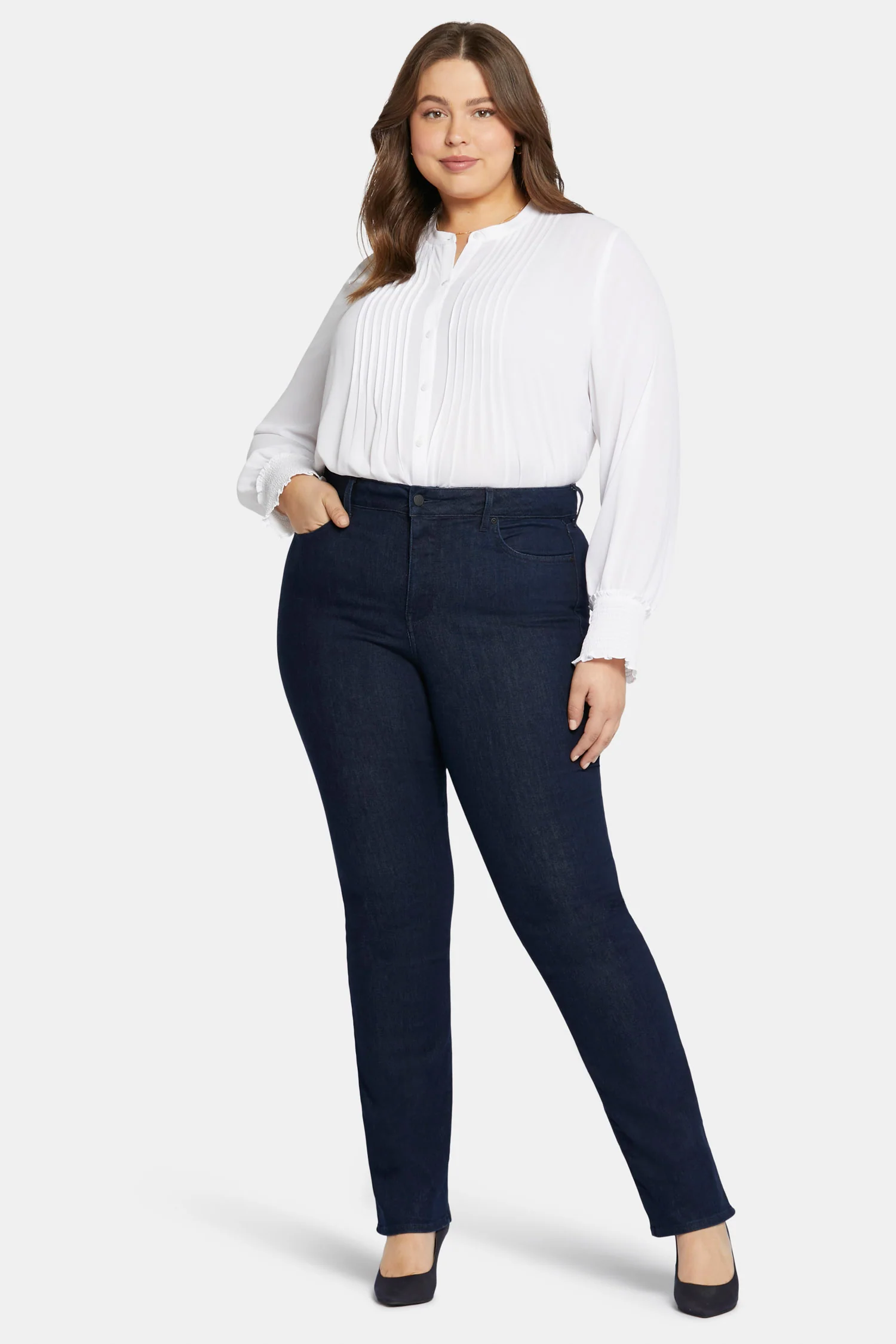 Marilyn Straight Jeans In Plus Size - Rinse - Image 4