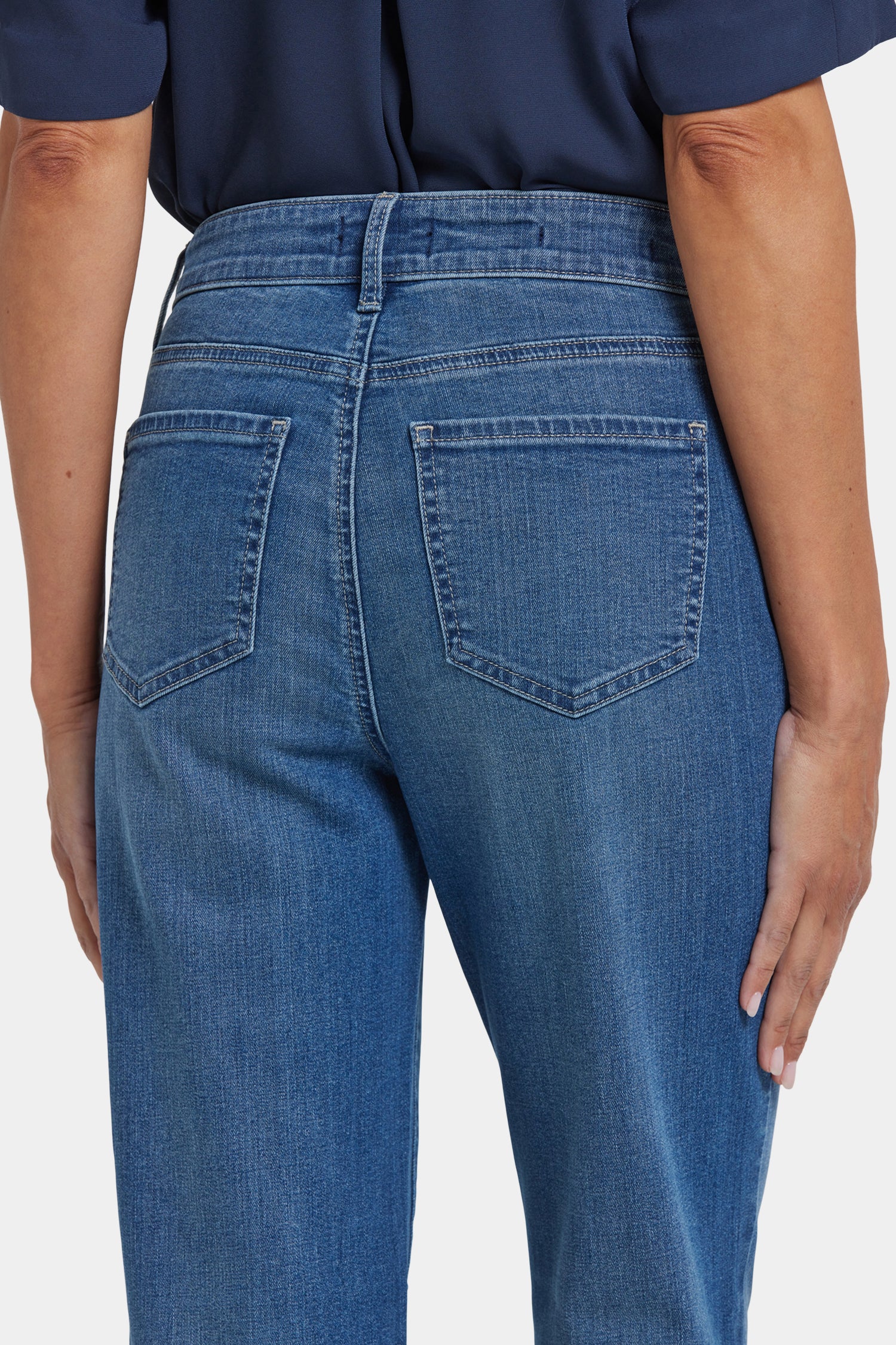 Marilyn Straight Jeans - Lake Notre-Dame - Image 5