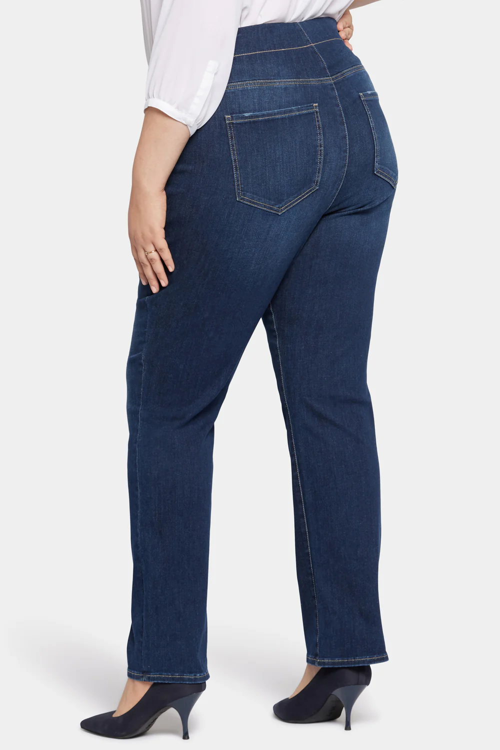 Pull-On Straight Jeans In Plus Size - Wonderland - Image 2