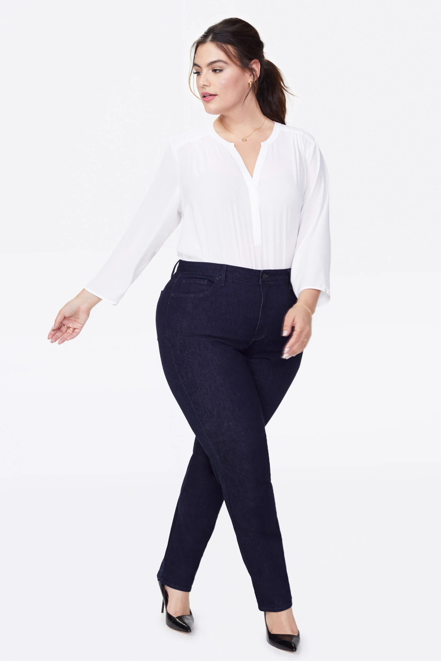 Sheri Slim Jeans In Plus Size - Rinse - Image 2