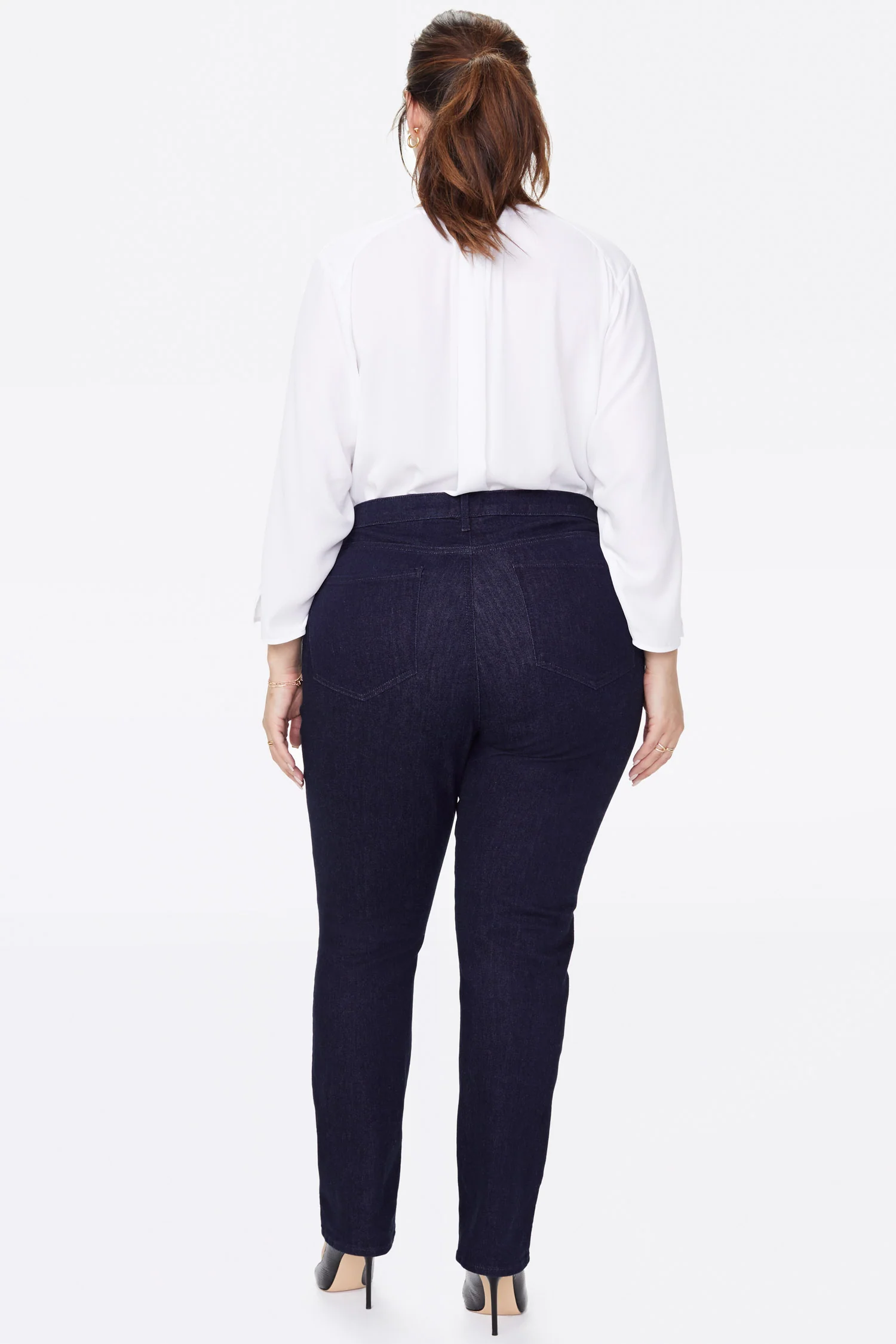 Sheri Slim Jeans In Plus Size - Rinse - Image 4