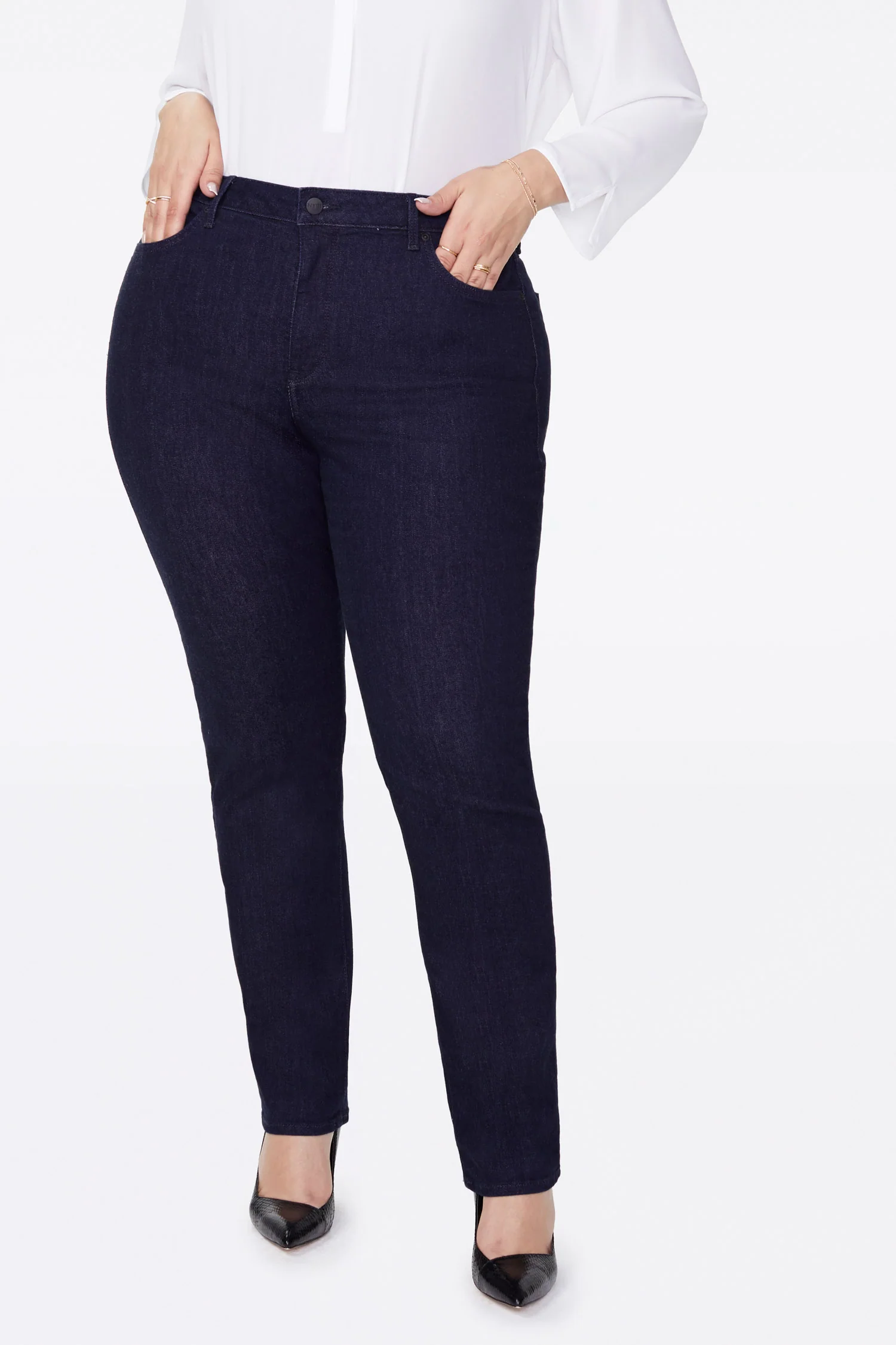 Sheri Slim Jeans In Plus Size - Rinse - Image 7