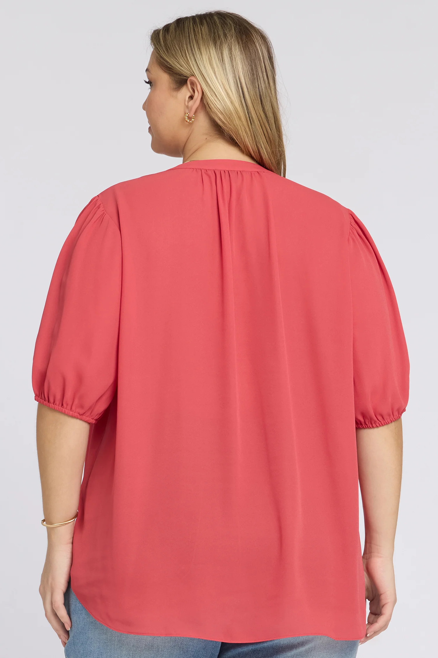 Short Puff Sleeved Popover Top in Plus Size - Chrysanthemum - Image 3
