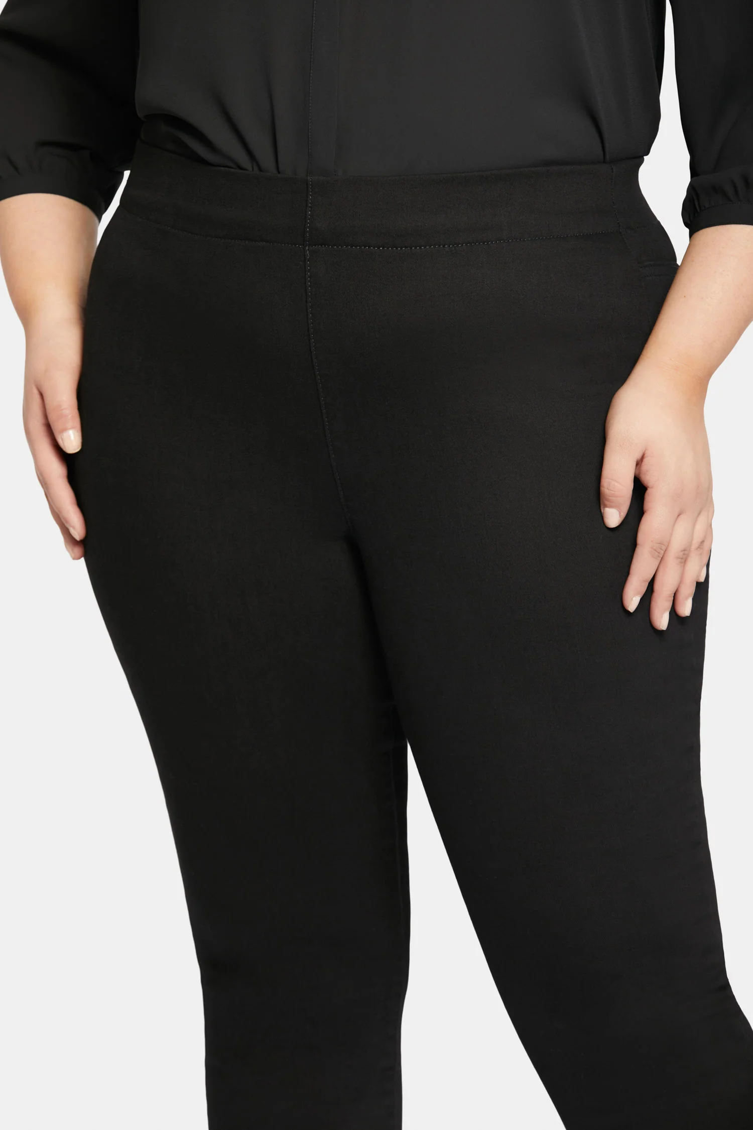 Skinny Ankle Pull-on Jeans In Plus Size - Black - Image 6