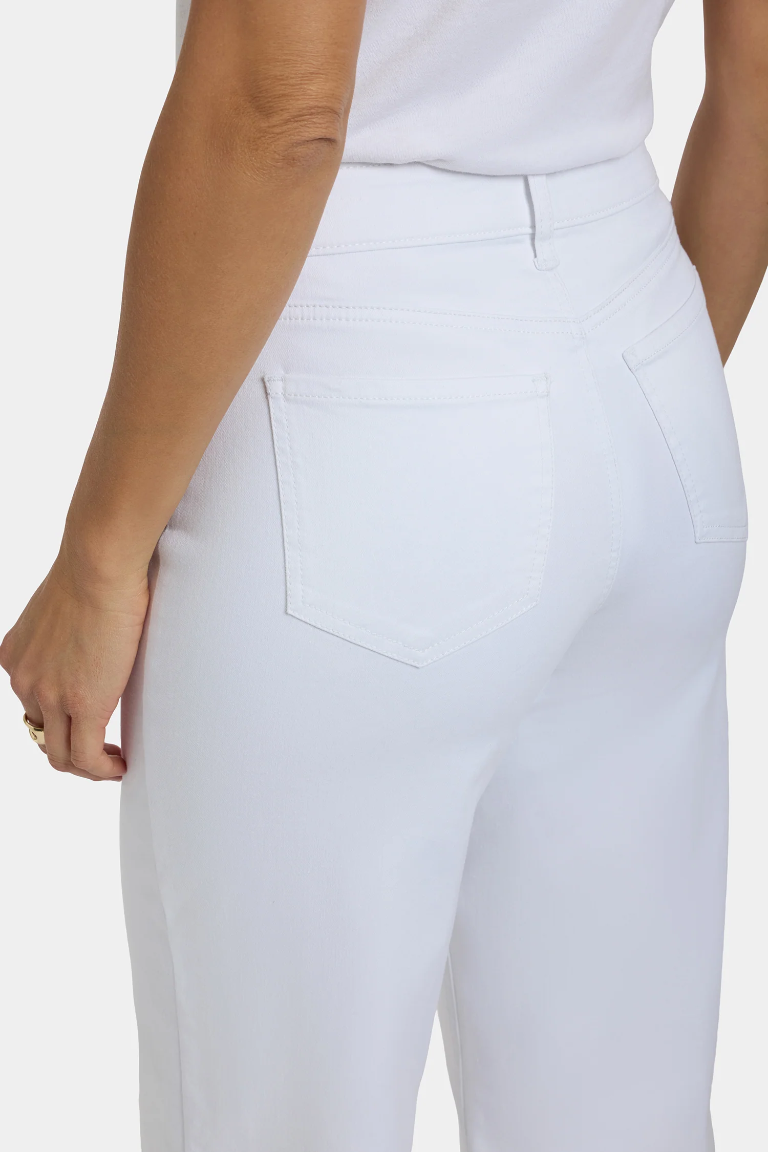 Teresa Wide Leg Ankle Jeans In Petite - Optic White - Image 5