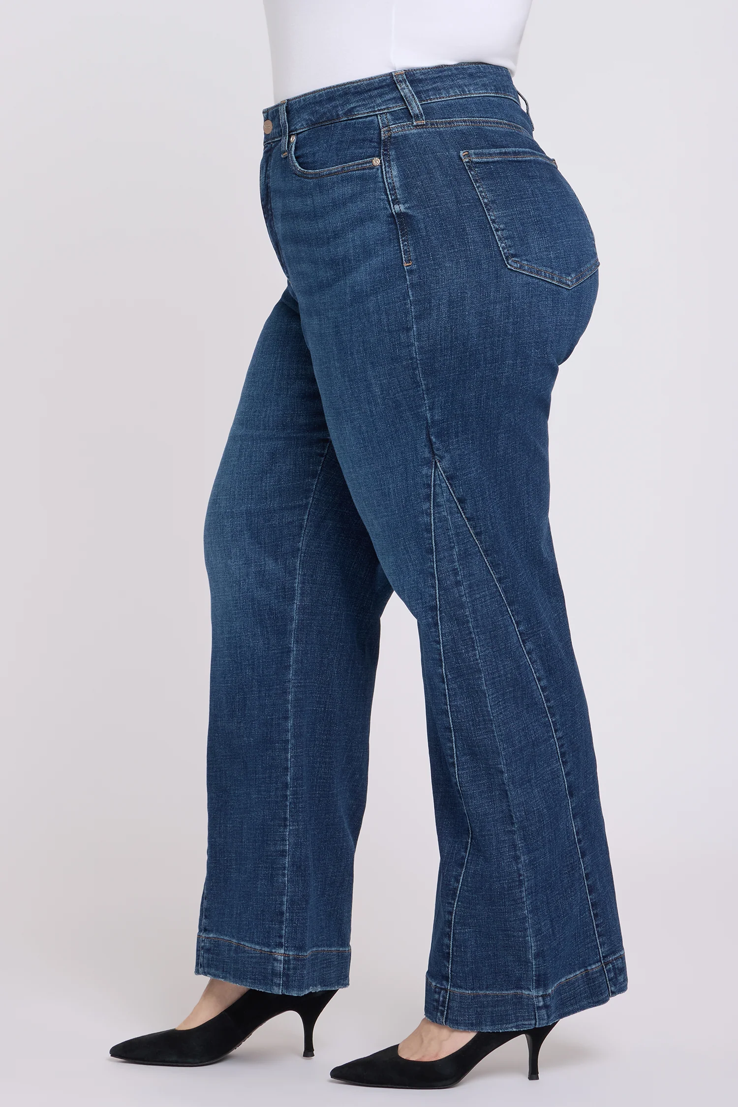 Teresa Wide Leg Jeans In Plus Size - Sunset Villa - Image 4