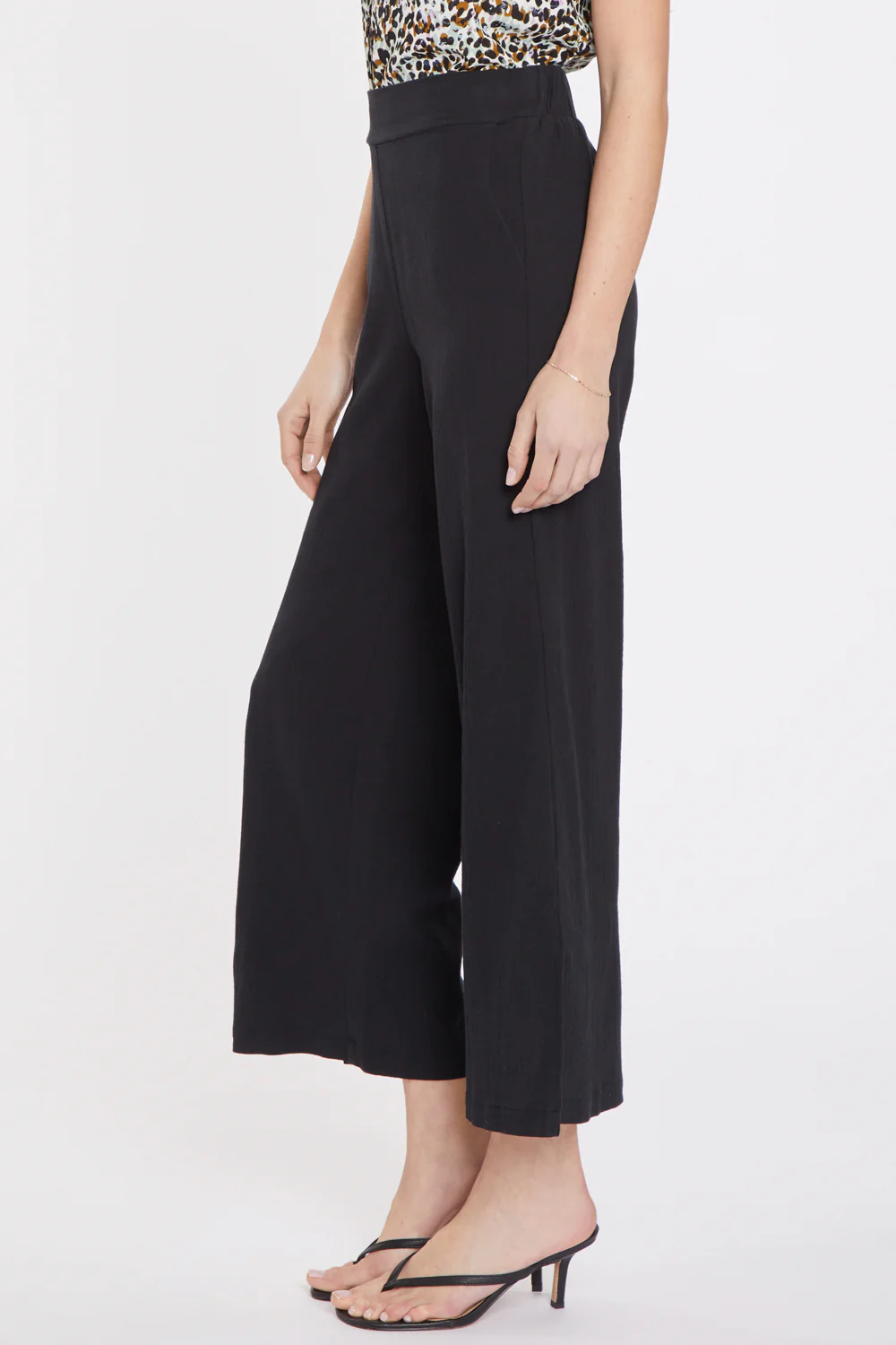Wide Leg Ankle Pull-On Pants - Black - Image 3