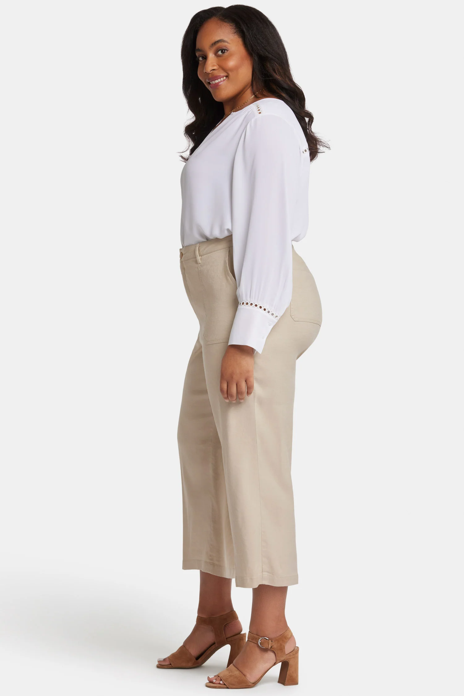 Wide Leg Cargo Capri Pants In Plus Size - Feather - Image 5